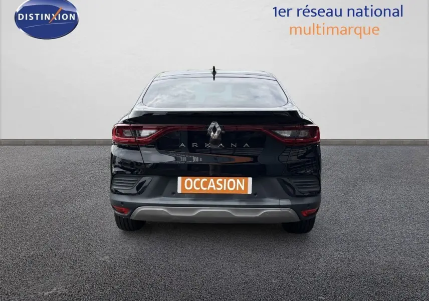 Vue arrière d'une Renault Arkana noire métal 2022 avec feux LED et plaque "OCCASION" visible.
