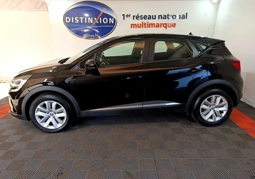Profil côté gauche du Renault Captur Business TCe 140 noir, avec jantes alliage et rétroviseurs noirs brillants.