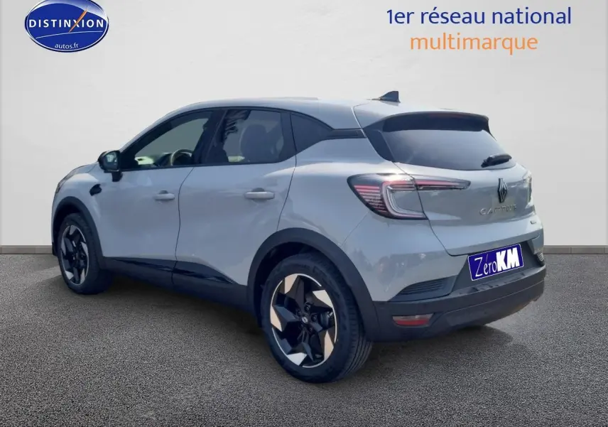 Vue 3/4 arrière droite du Renault Captur gris rafale avec jantes alu et vitres arrière surteintées