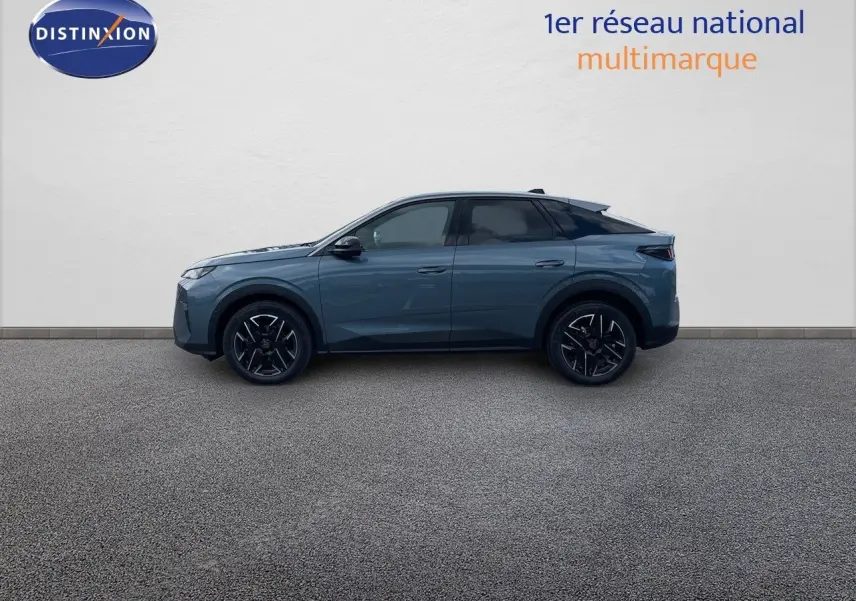 Peugeot 3008 Hybrid 136ch Allure bleu Ingaro métal vue de profil côté gauche sur fond neutre.
