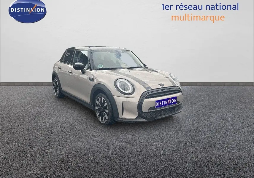 MINI 1.5 136CH grise rooftop vue 3/4 avant droit avec toit noir et jantes biton 17 pouces.