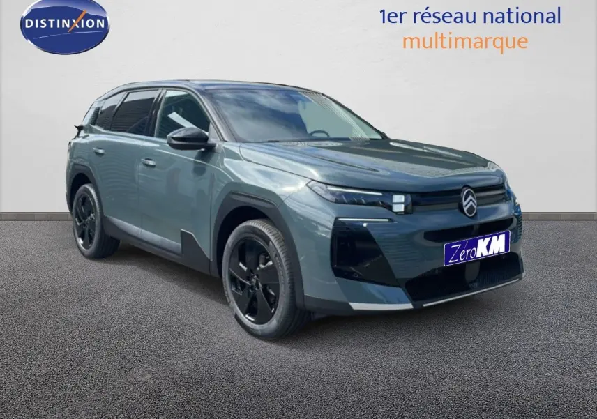 Citroën C5 Aircross Hybrid vert Astoria métal en vue 3/4 avant droit avec jantes noires et calandre distinctive.