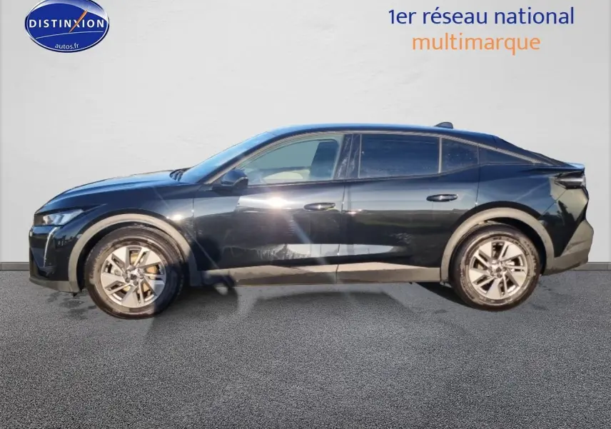 Peugeot 408 Hybrid 145 allure e-dcs6 noire vue de profil côté gauche, avec jantes alu et vitres surteintées.
