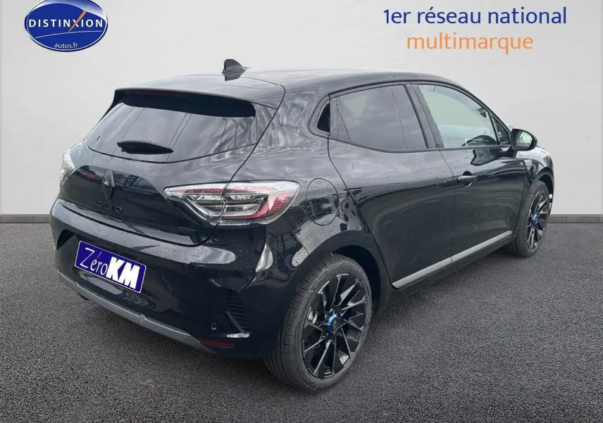 Renault Clio V noir étoile vue 3/4 arrière droit avec jantes alu esprit alpine et vitres surteintées