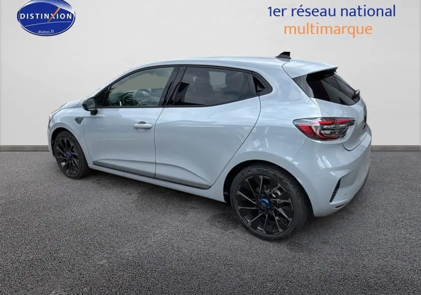 Renault Clio V gris rafale vue de profil côté gauche avec jantes alu noires esprit Alpine.