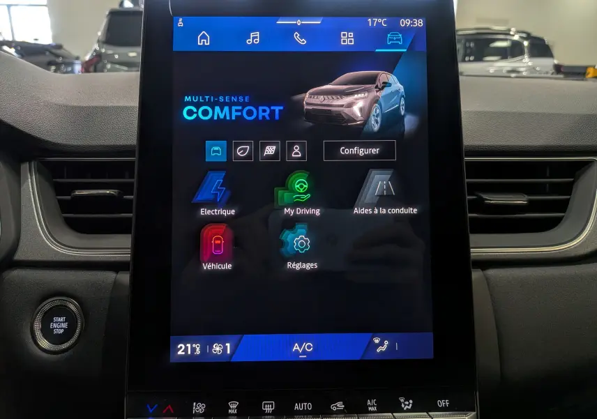 Écran tactile central du tableau de bord du Renault Symbioz 2025 affichant le mode de conduite Comfort.