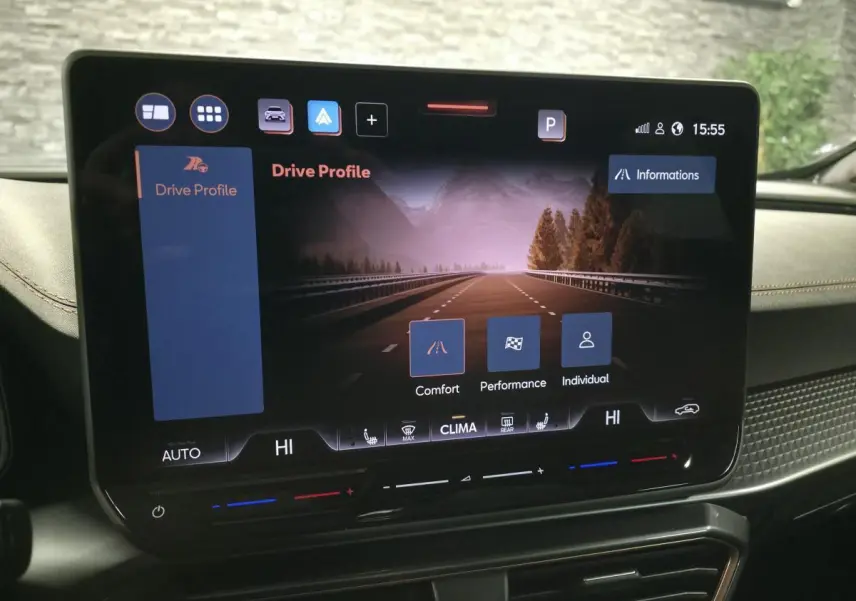 Écran tactile central du tableau de bord du CUPRA Formentor 2025, affichant les modes de conduite.
