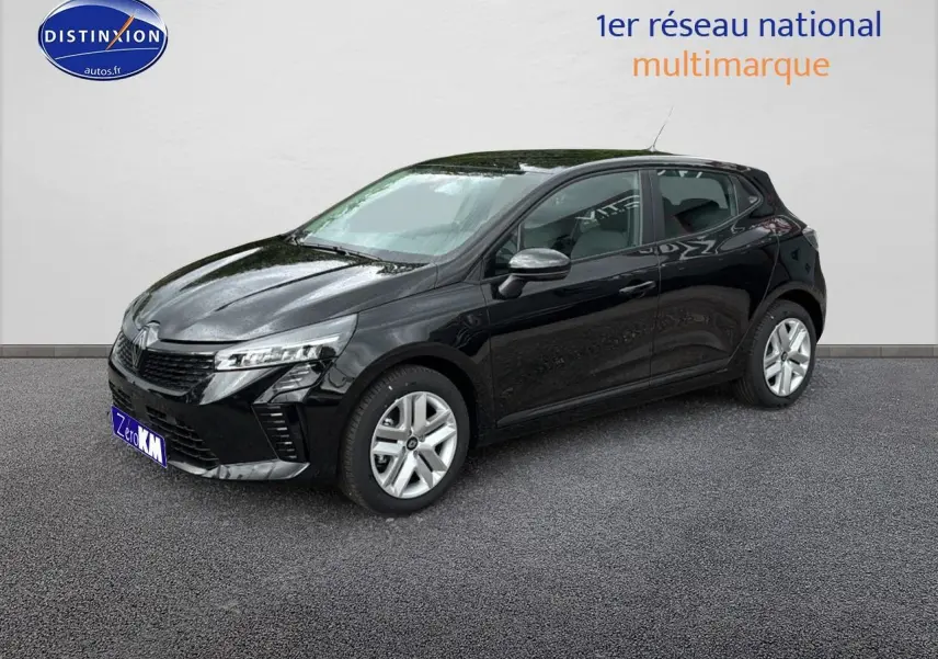 Renault Clio V noire vue de 3/4 avant droit sur fond neutre avec jantes argentées et phares LED allumés.