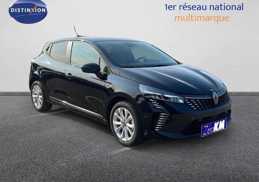 Renault Clio 2025 noir étoile métal vue 3/4 avant droit avec phares LED et jantes alliage 16 pouces.