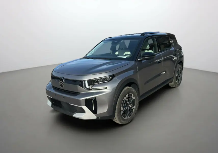 Citroën C3 Aircross hybride gris mercury avec toit noir, vue 3/4 avant droit sur fond neutre.