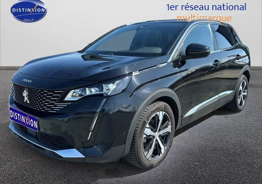 Peugeot 3008 noir métal vue 3/4 avant droit avec calandre distinctive et jantes alliage modernes.