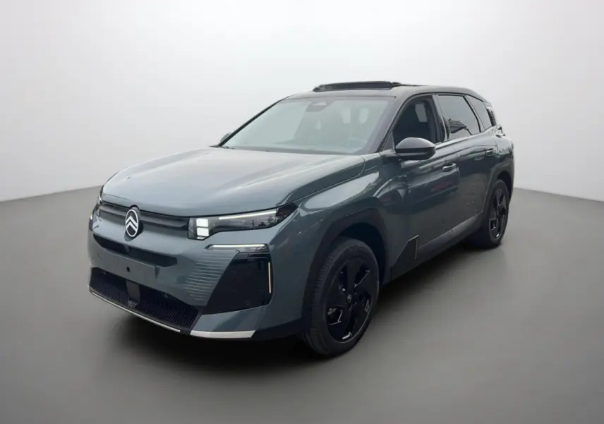 Citroën C5 Aircross New Hybrid 145 Max T.O vert astoria, vue 3/4 avant droit avec toit noir et jantes noires.