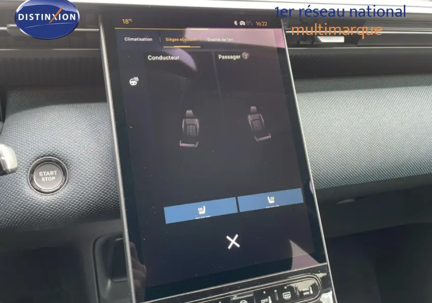 Vue intérieure centrée sur l'écran tactile du tableau de bord du Citroën C5 Aircross 2026, avec bouton Start/Stop visible.