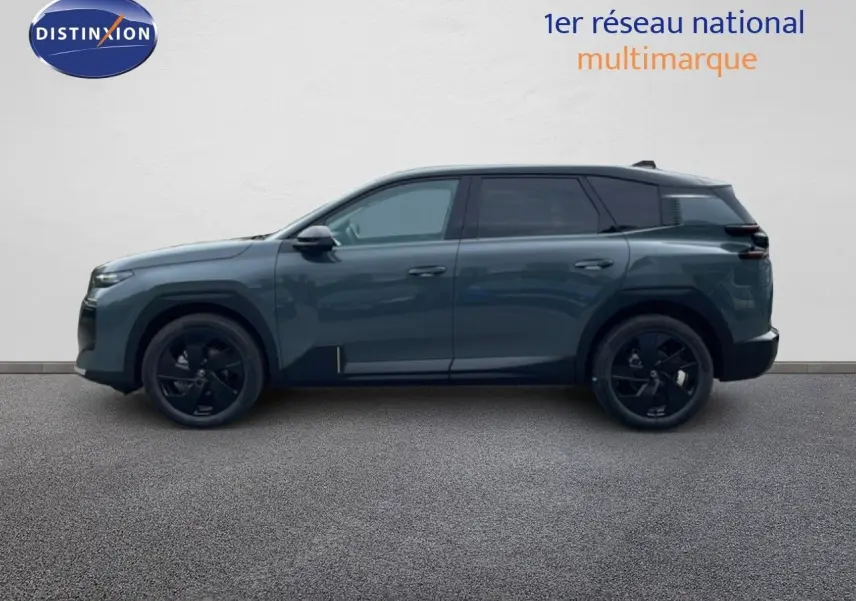 Profil droit du Citroën C5 Aircross 2026 vert Astoria métal avec jantes noires et lignes modernes.