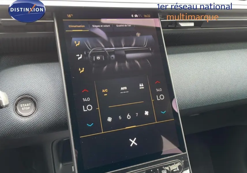 Écran tactile central de la Citroën C5 Aircross 2026, affichant les réglages de climatisation, intérieur moderne.
