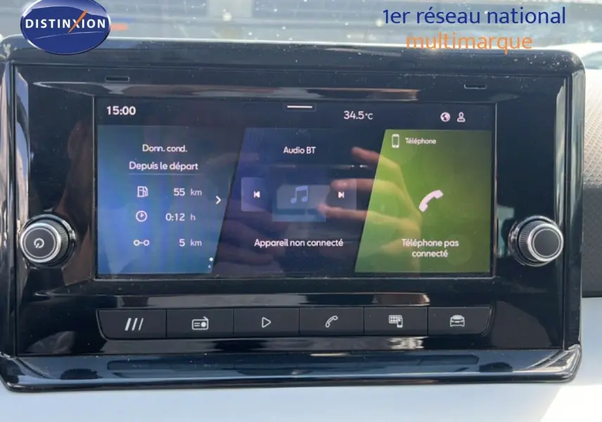 Écran tactile central du tableau de bord du SEAT Arona 2025, affichant les options audio et téléphone, finition Style Special Edition.