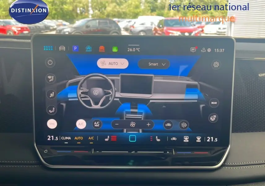 Écran tactile central du Volkswagen Tiguan 2026 affichant les commandes de climatisation et de confort intérieur.