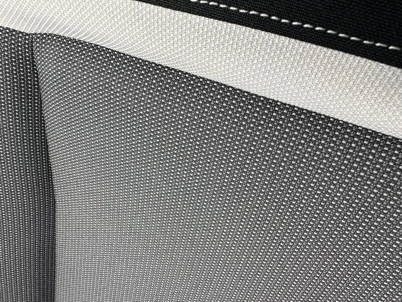 Gros plan sur le tissu Mica Grey du siège avant du Citroën C3 Aircross PureTech 110ch Shine 2021