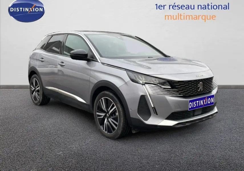 Peugeot 3008 gris Artense métal en 3/4 avant droit, hybride rechargeable avec jantes bi-ton 19 pouces.