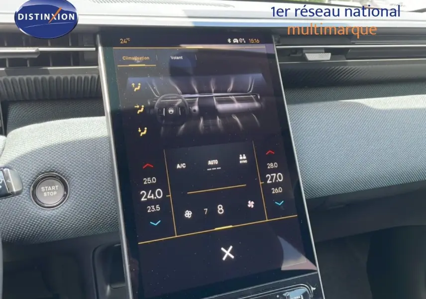 Écran tactile central du tableau de bord du Citroën C5 Aircross Hybrid 2026, affichant les réglages de climatisation.