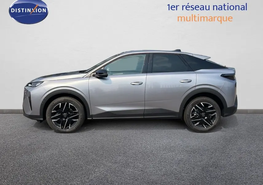 Profil côté gauche du Peugeot 3008 gris Artense 2025, avec jantes noires et toit noir contrastant.