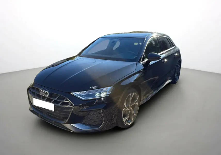 Audi A3 TFSI 150 Hybrid S-Line noir mythic vue 3/4 avant droit avec jantes alu 18 pouces et feux full LED.