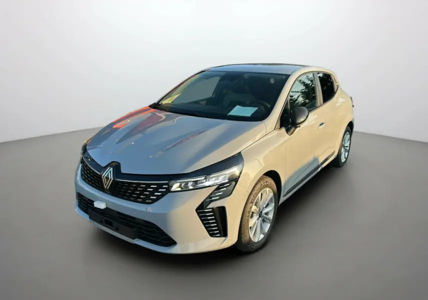 Renault Clio DCI 100 Evolution Camera 2025 gris rafale vue 3/4 avant droit avec calandre et phares LED distinctifs