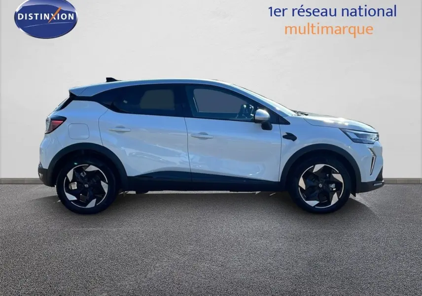 Renault Captur E-Tech hybride blanc nacré avec toit gris, vue profil côté gauche sur fond neutre.