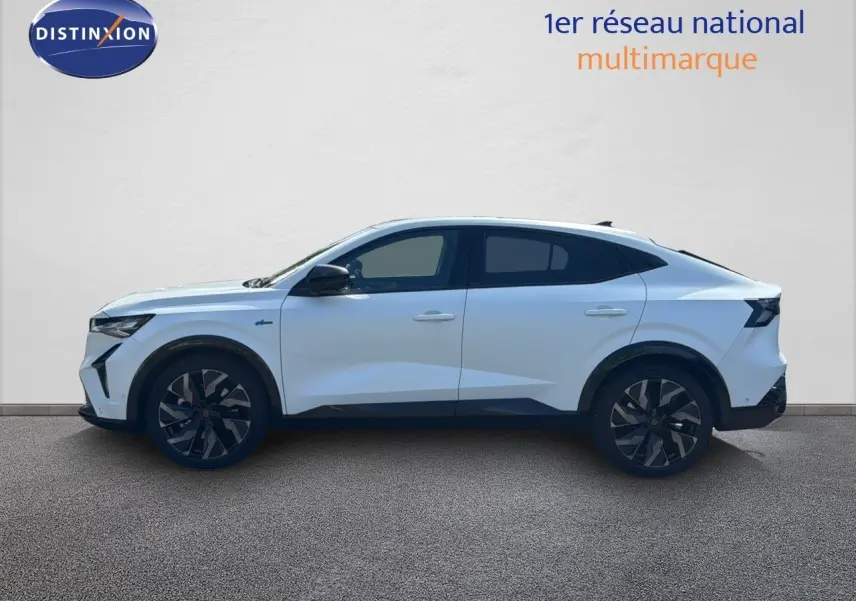 Profil latéral gauche du Renault Rafale 2024 blanc satin avec toit noir et jantes noires stylées.