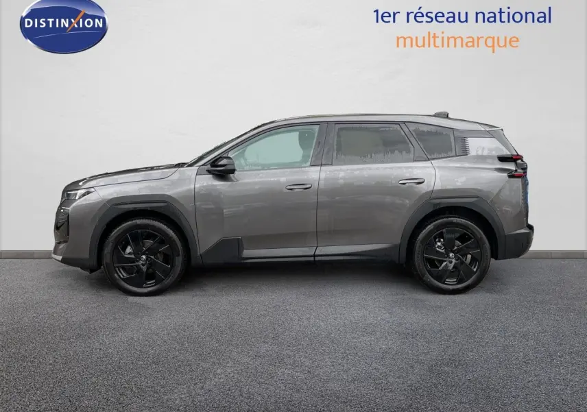 Profil côté gauche du Citroën C5 Aircross Hybrid 145ch gris platinium métal avec jantes noires et lignes modernes.