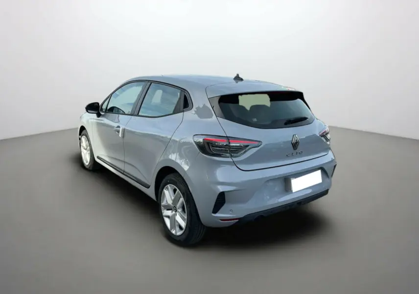 Renault Clio DCI 100 Evolution gris rafale vue 3/4 arrière droit avec feux LED et caméra de recul visible.