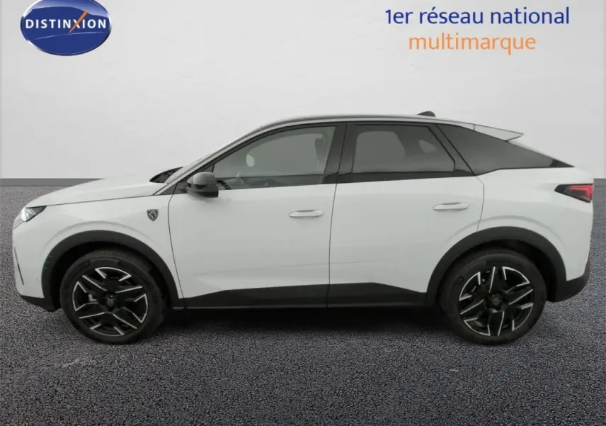 Peugeot 3008 Hybrid blanc Okenite avec toit noir, vue de profil côté gauche, jantes noires distinctives.