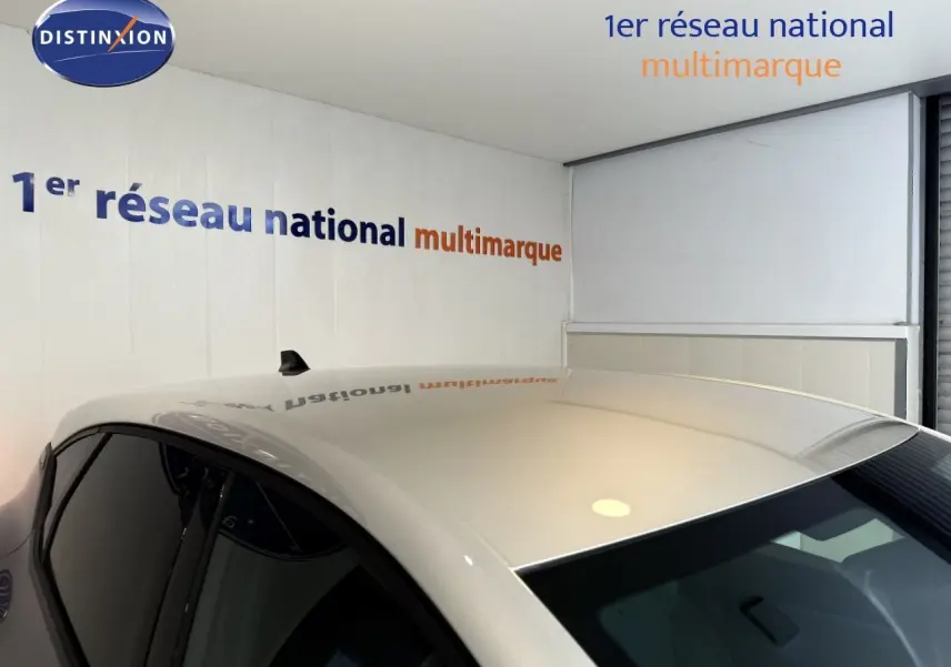 Toit gris cassiopée métallisé du Renault Captur 2025 vu en plongée, avec vitrage latéral teinté noir.