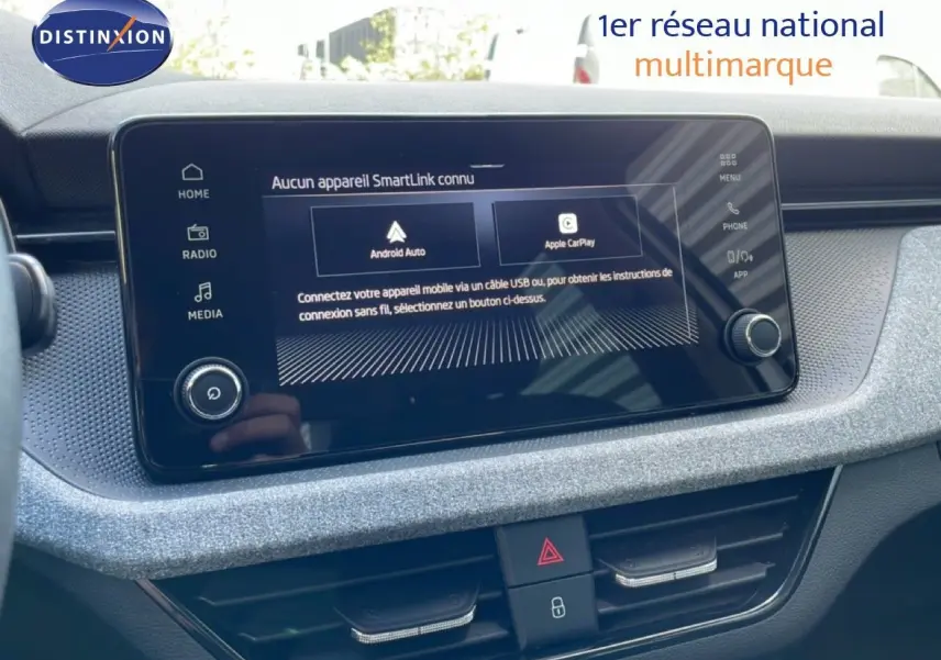 Écran tactile multimédia intérieur du Skoda Kamiq 2025, affichant les options Android Auto et Apple CarPlay.