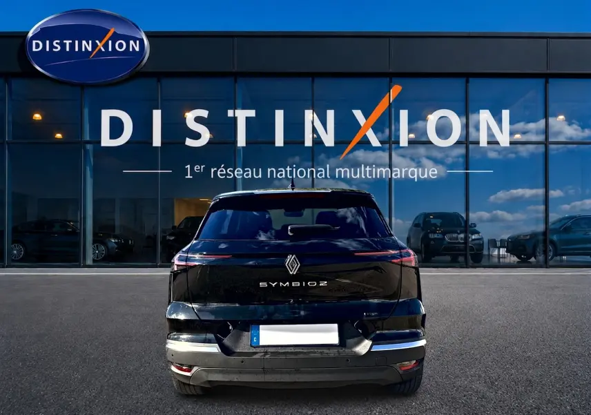 Vue arrière d'un Renault Symbioz noir étoile 2026, avec feux arrière LED et logo centré sur le hayon.