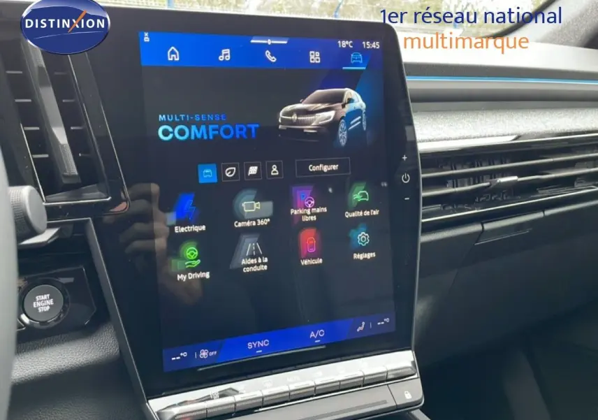 Écran tactile central du tableau de bord du Renault Espace 2025 noir étoile métal affichant le mode confort multimode.