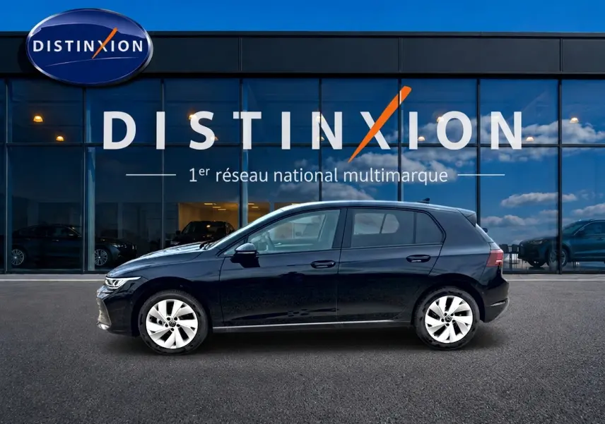 Volkswagen Golf 1.5 etsi evo2 116 life noir vue profil côté gauche devant showroom Distinxion.