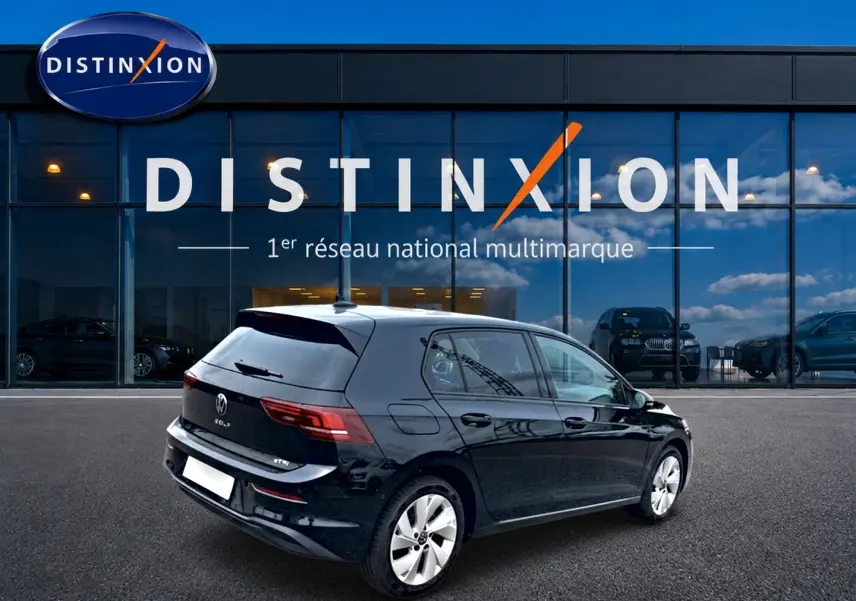 Volkswagen Golf 1.5 ETSI Evo2 noir vue 3/4 arrière droit devant concession Distinxion.