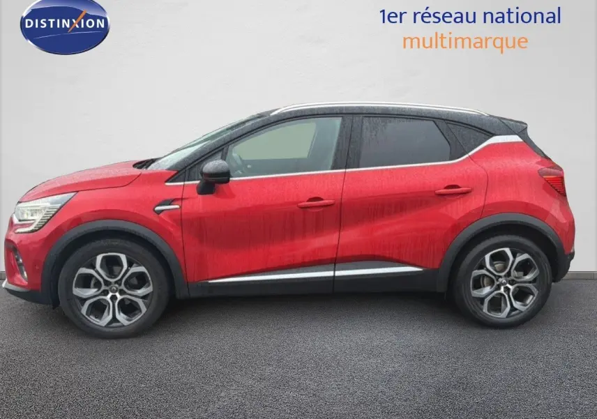 Renault Captur 1.3 TCE 155 EDC Edition One rouge flamme, vue profil côté gauche sur fond neutre.