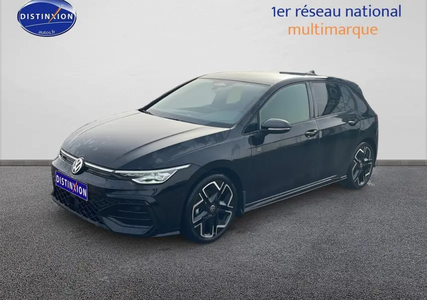 Volkswagen Golf 1.5 etsi evo2 150 R-Line noir vue 3/4 avant avec jantes alu distinctives.