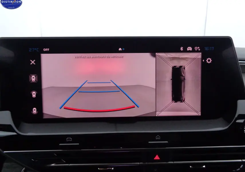 Écran de caméra de recul du Citroën C5 X gris Smart 2022, affichant vue arrière et vue aérienne du véhicule.