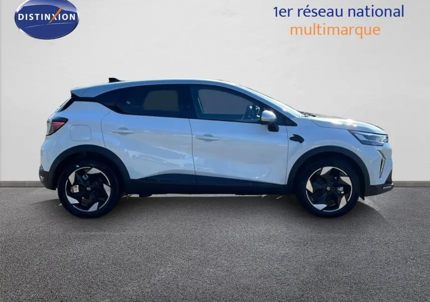 Renault Captur E-Tech hybride blanc nacré avec toit gris, vue profil côté gauche sur fond neutre.