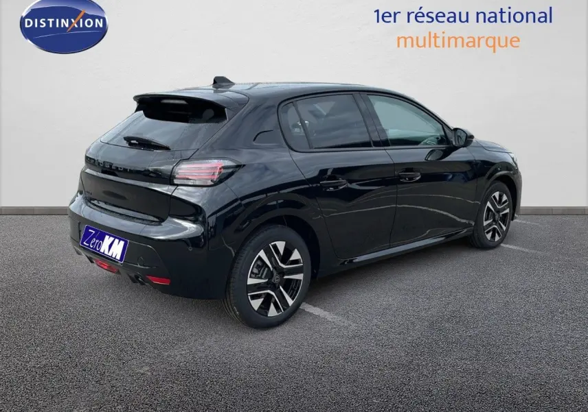Peugeot 208 noir perla metal vue 3/4 arrière côté droit, avec jantes alliage et feux LED distinctifs.