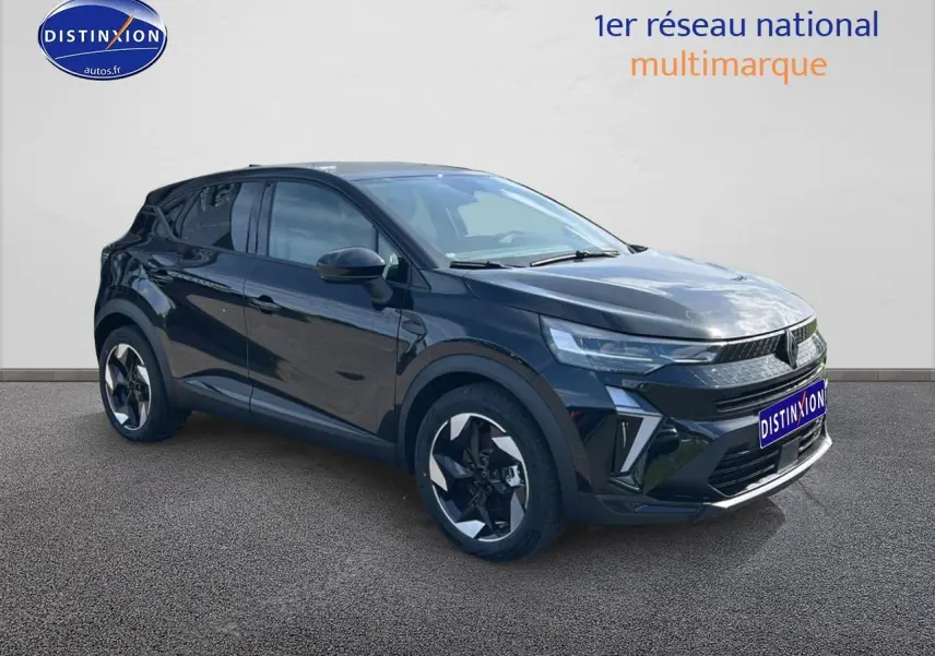 Renault Captur 1.6 e-tech hybride noir étoile en 3/4 avant droit avec jantes alu et feux LED distinctifs.
