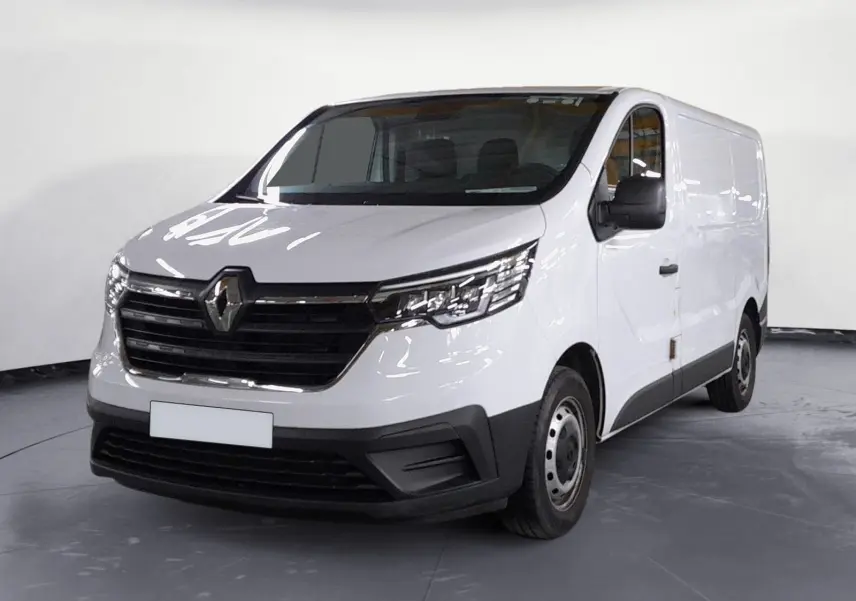 Vue 3/4 avant d’un Renault Trafic Fourgon blanc minéral 2024 avec calandre noire et jantes acier simples.