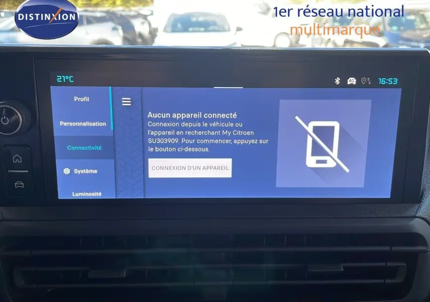 Écran tactile central du Citroën Jumpy Fourgon XL blanc, affichant le menu de connectivité sans appareil connecté.
