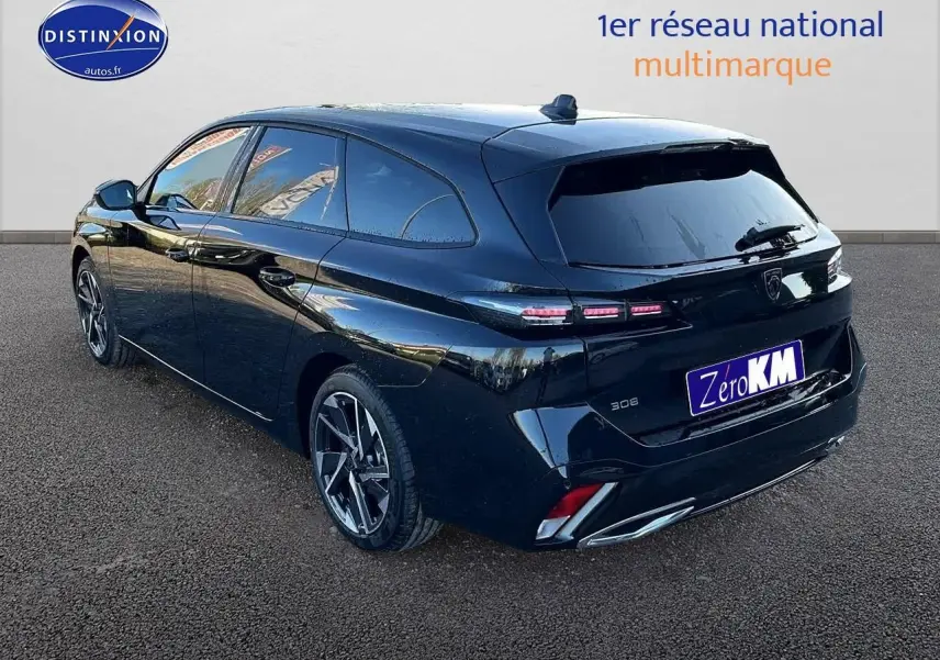 Peugeot 308 SW noir perle vue 3/4 arrière droit avec feux arrière LED et jantes alu modernes
