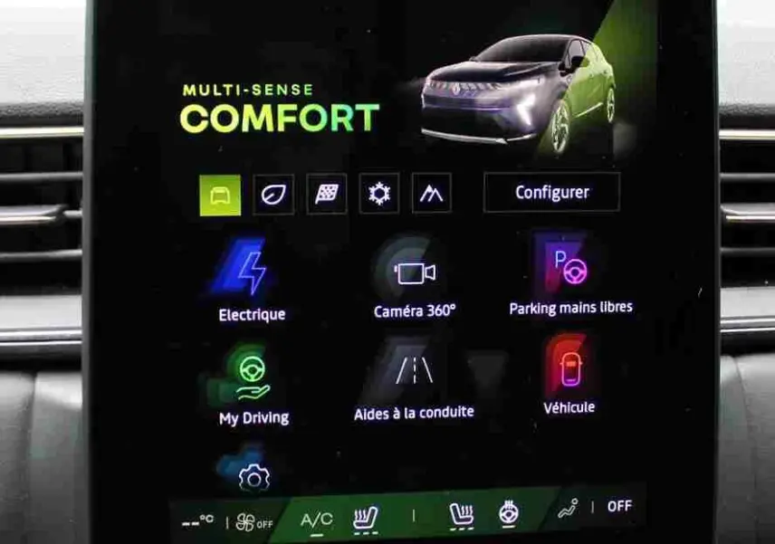 Écran tactile central du tableau de bord montrant le mode Confort et l’icône d’une Renault Symbioz bleu iron metal.