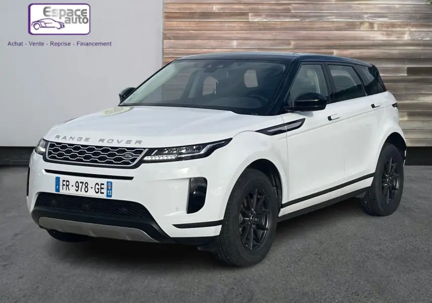 Vue 3/4 avant d'un Range Rover Evoque blanc 2020 avec toit noir et jantes noires, version 2.0 D 150CH BUSINESS diesel.