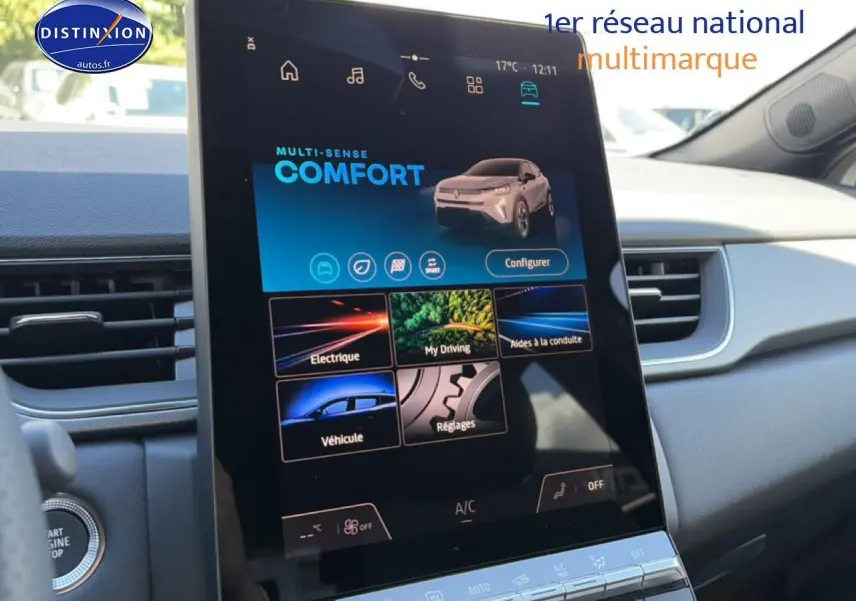 Écran tactile central du tableau de bord du Renault Captur 2026, affichant le mode de conduite Comfort.